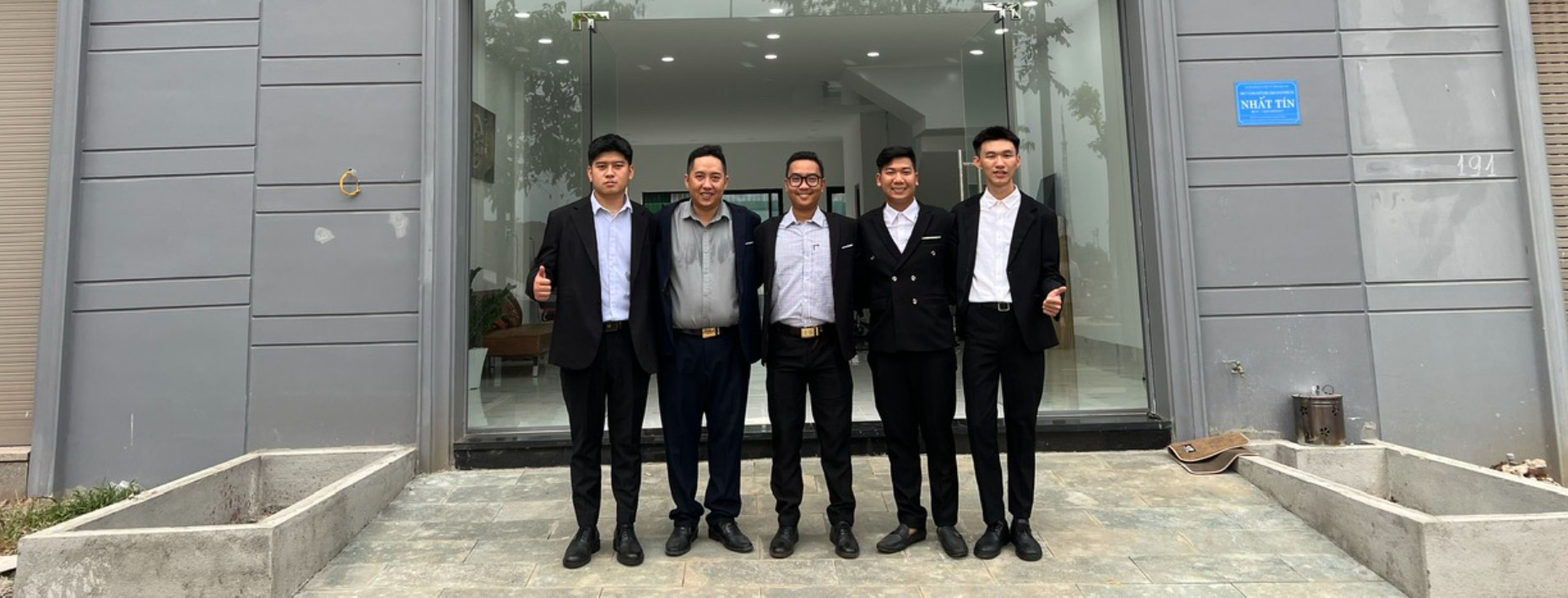 lãnh đạo Nhất Tín Marketing