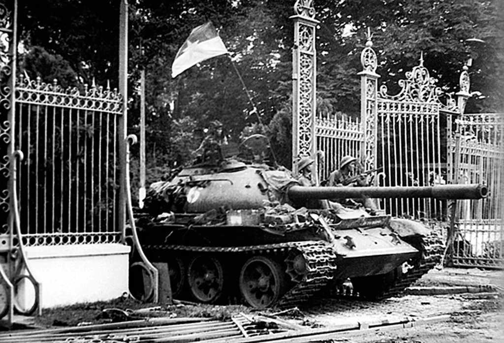30/4/1975: Sài Gòn giải phóng và bước ngoặt đoàn tụ vĩ đại của dân tộc