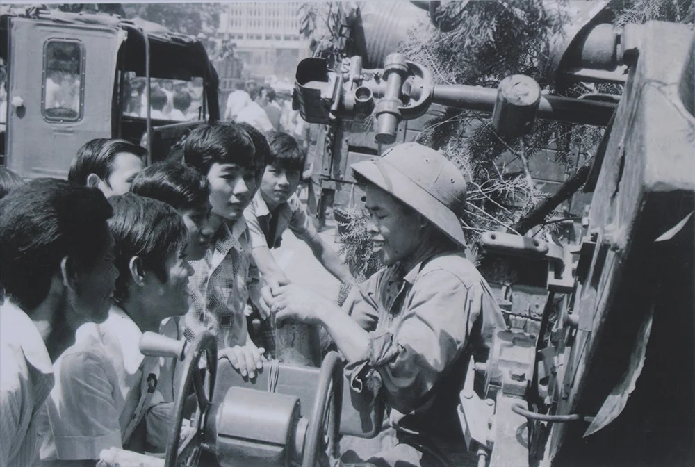 Các chiến sĩ hải quân kể chuyện chiến đấu cho sinh viên, thanh niên Sài Gòn ngày 30.4.1975.